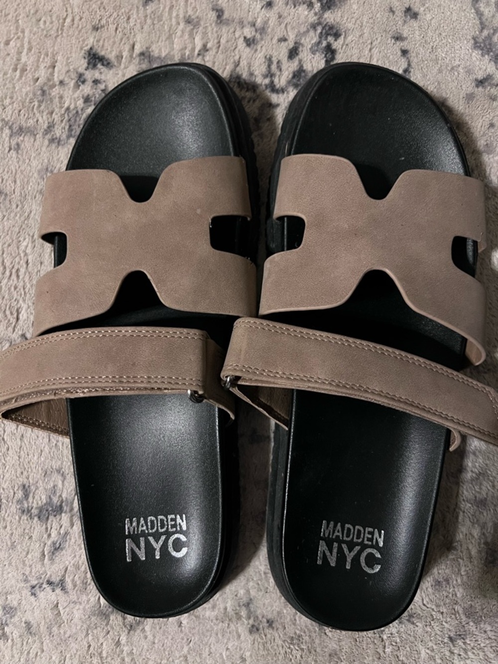 Madden NYC Taupe Slide Sandals Size 9 1/2 - Picture 4 of 9